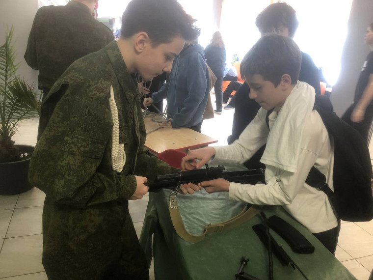 патриотический клуб "Защитник".