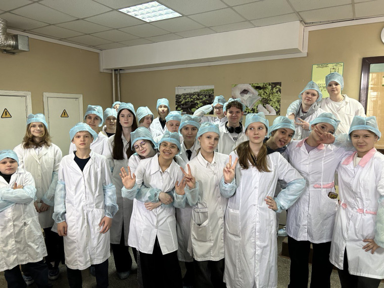 7 Б класс совершил увлекательную поездку.